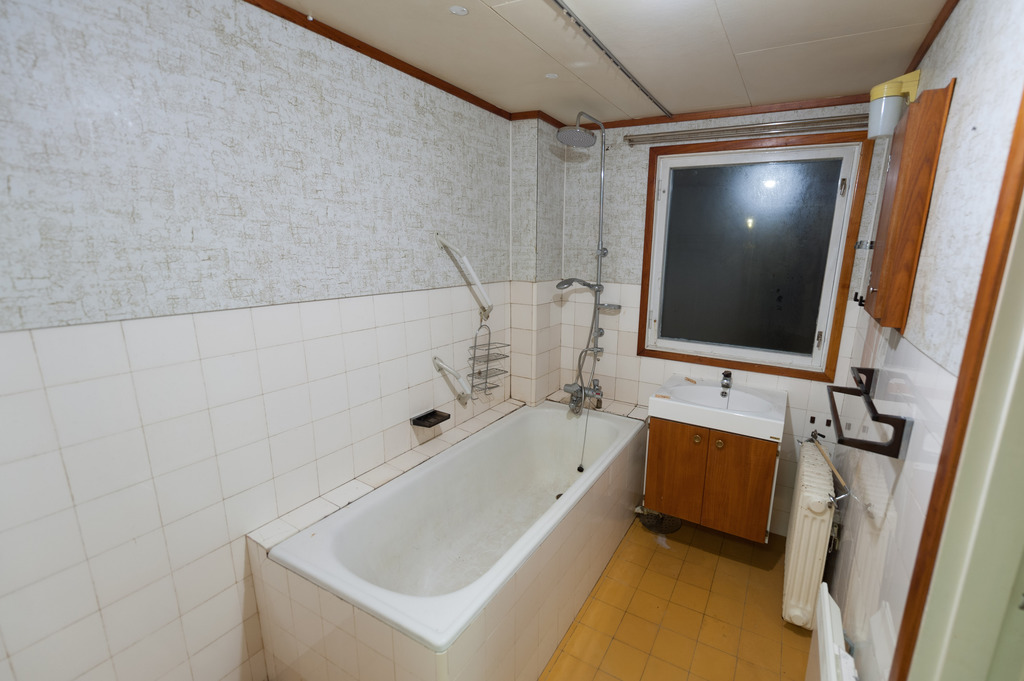 Bathroom Bathroom