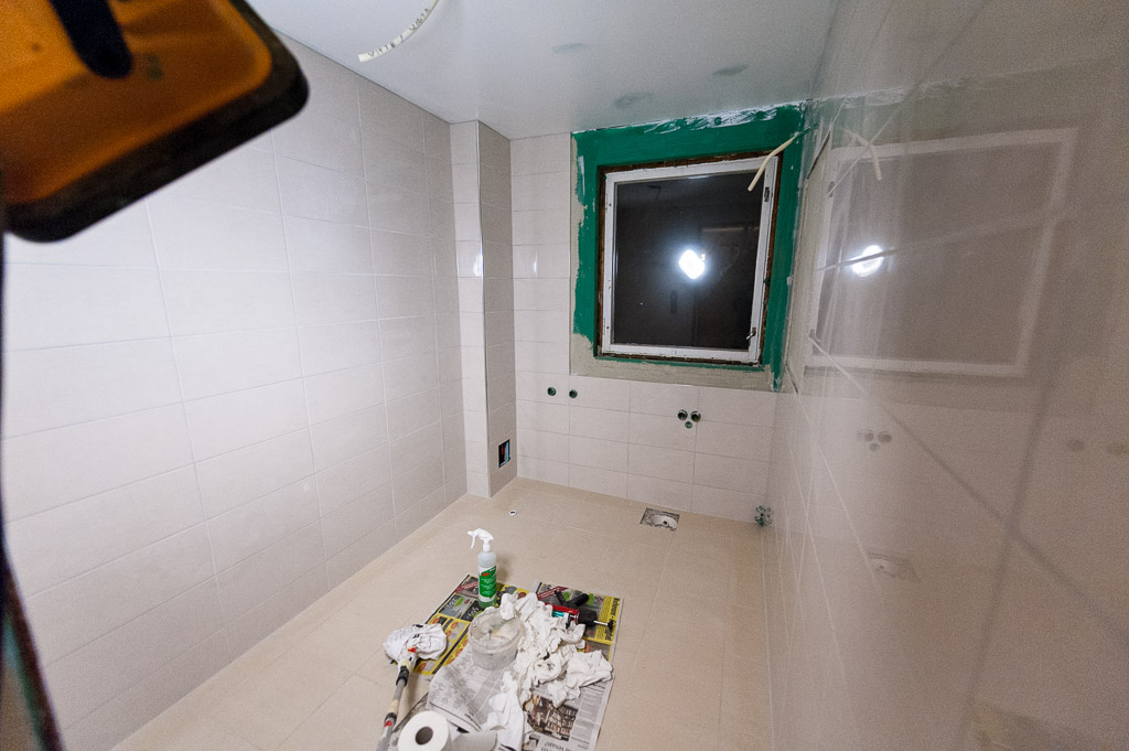 Grouting dried and cleaned, silicone in place Grouting dried and cleaned, silicone in place
